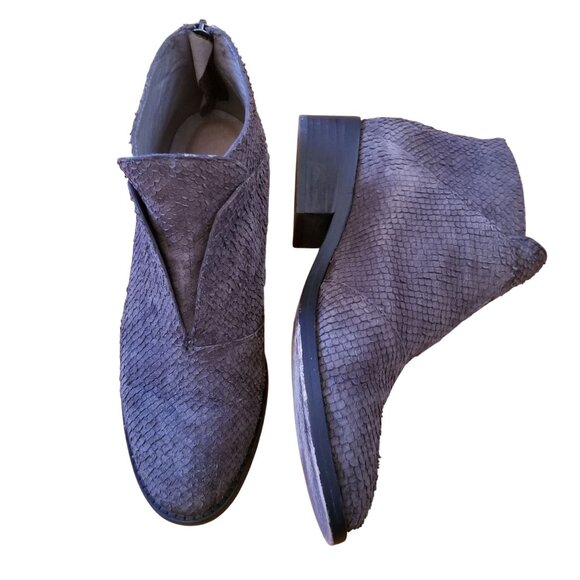 Eileen Fisher 7.5 Gray‎ Leather Ankle Boots TUCK Embossed Snake Skin Print - Picture 2 of 8